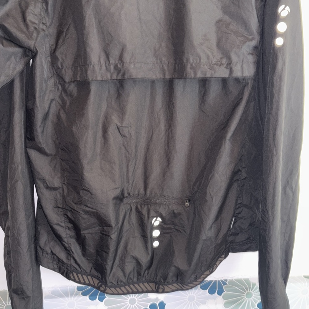 Bontrager Running Lightweight Packable Wind Jacket, Size M - Picture 4 of 16